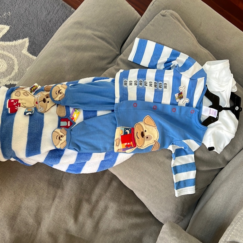 Taggies 4-piece matching outfit 6m with blanket NWT